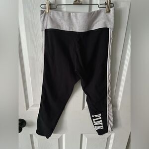 Victoria’s Secret Pink cropped yoga leggings